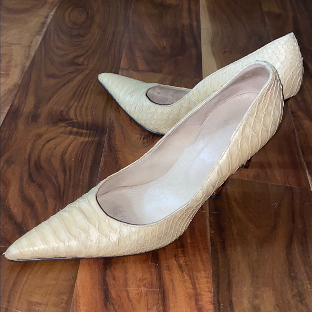 Tan Versace Crocodile Pumps with Brown Clear Heel sz 38.5 (US 8) - Picture 3 of 4